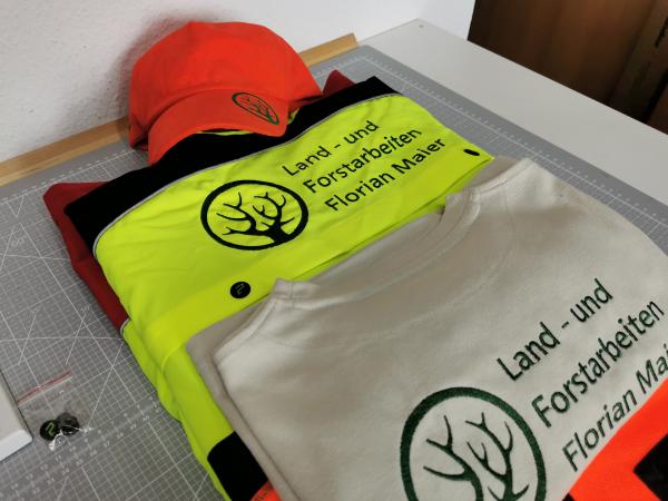 Forstbekleidung mit Bestickung für Florian Maier